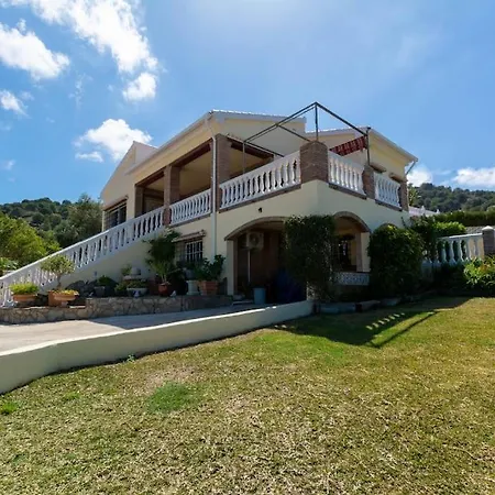 Castillo Esmeralda Villa *