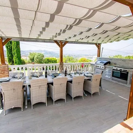 Villa Castillo Esmeralda *